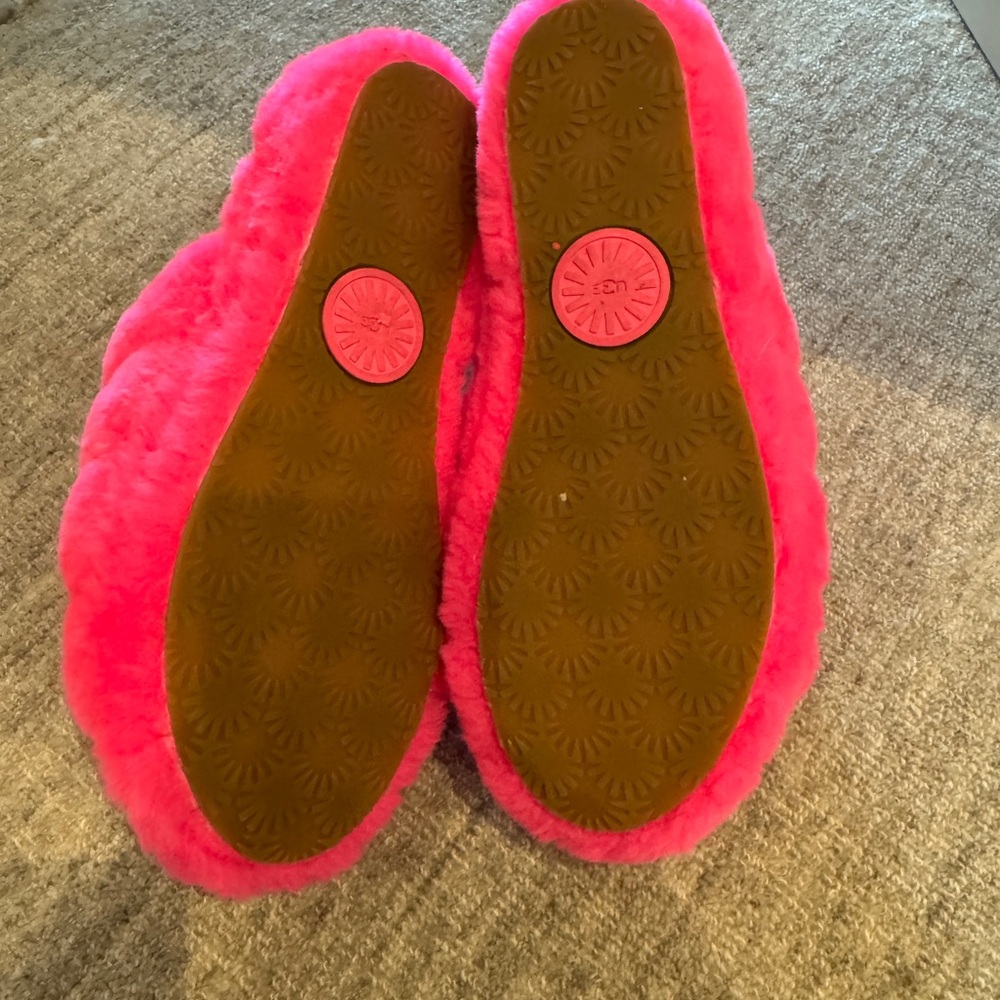 UGG Plush Shearling Slide Sandal in Hot Pink - Picture 4 of 5